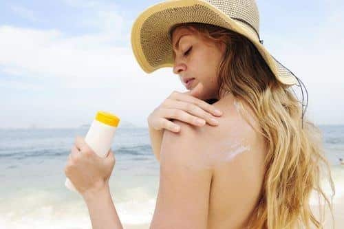cach-de-da-trang-hon-1 Cách chăm sóc da mùa hè để có da trắng ngần