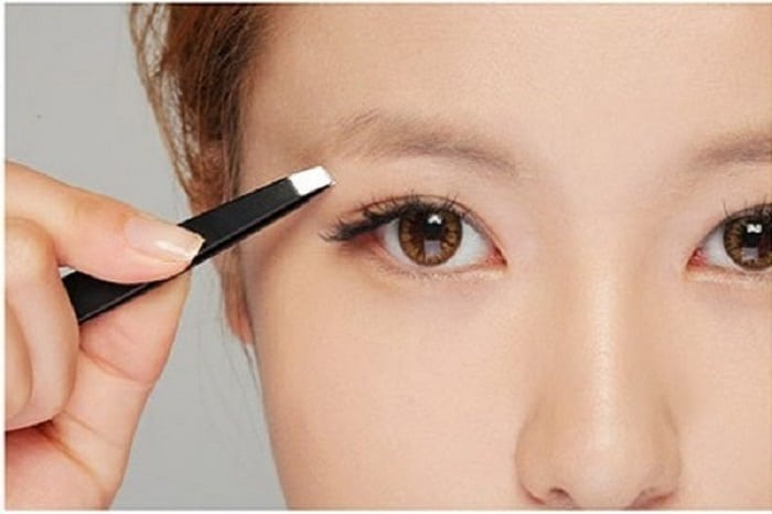 chan-may-phong-thuy-8 Chân mày phong thủy dạng lông mày quá ngắn