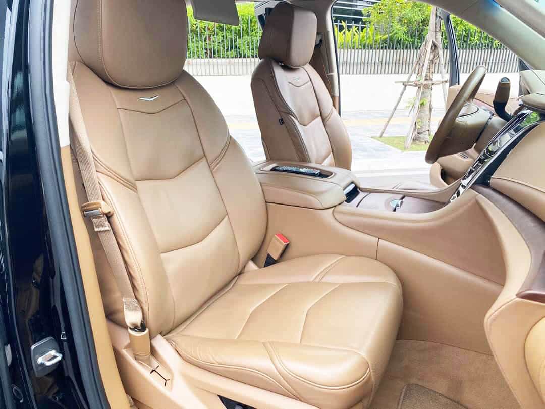 cho-thue-xe-cadilac-escalade-3 Nội Thất Khoang Lái Xe Cadilac Escalade