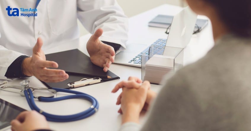 den-gap-bac-si-khi-co-giat đến gặp bác sĩ khi co giật