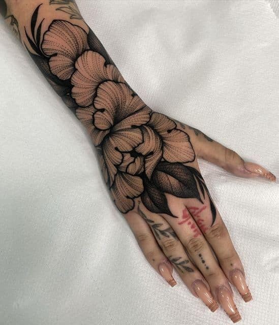 doc-dao-va-quyen-ru-voi-mau-tattoo-tren-tay độc đáo và quyến rũ với mẫu tattoo trên tay