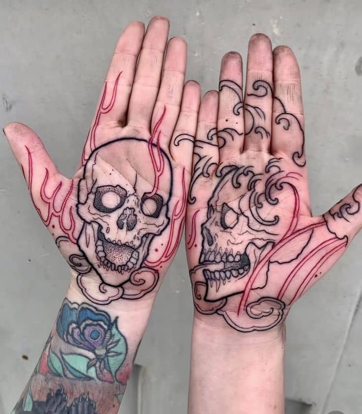 doc-la-voi-mau-tattoo-dau-lau-trong-long-tay độc lạ với mẫu tattoo đầu lâu trong lòng tay