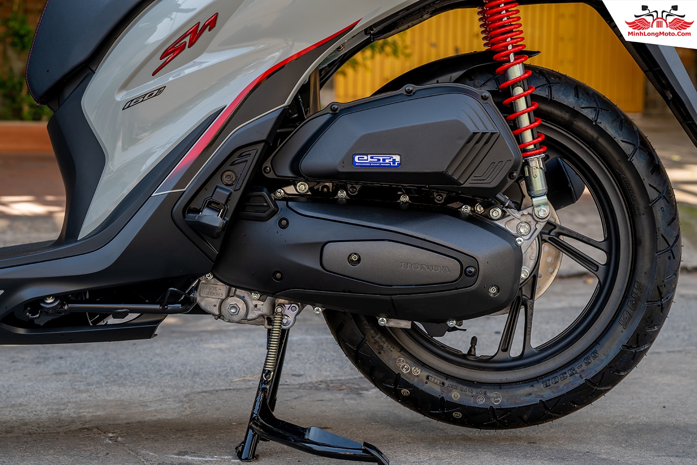 dong-co-sh160-2023-1 Honda SH160i màu xám xi măng