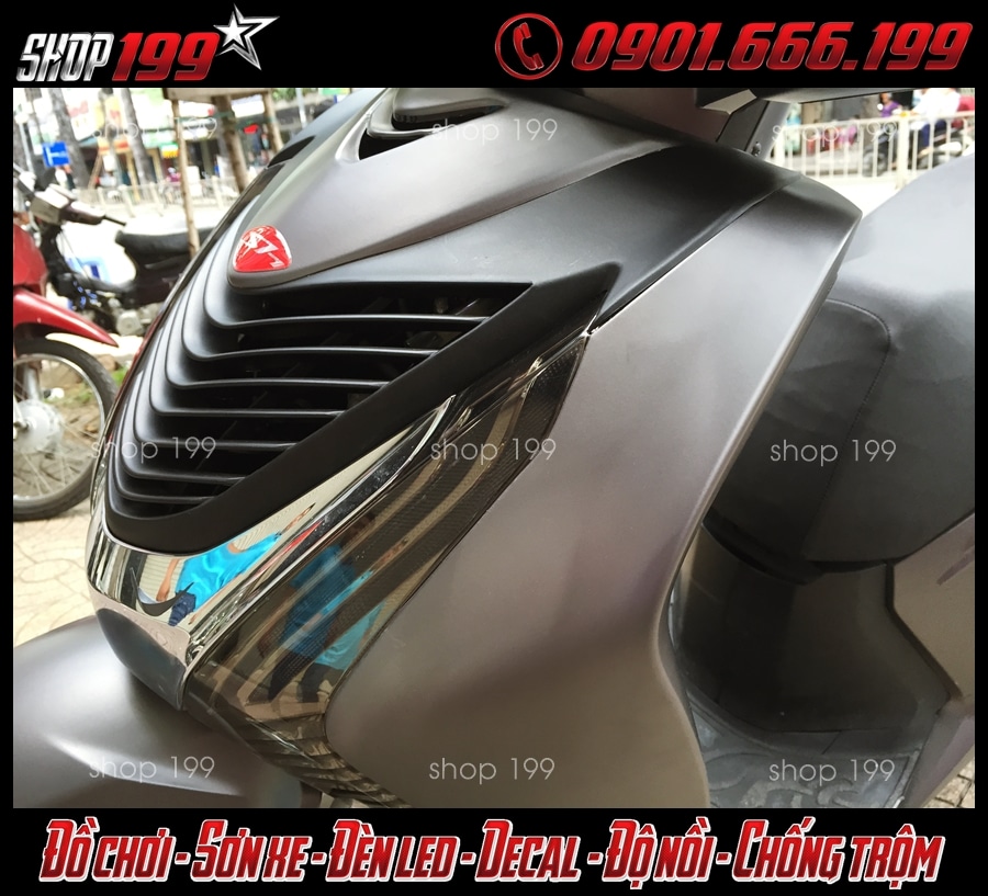 hinh-anh-dan-keo-xe-doi-mau-sh-gia-re-tai-hcm-2029-1 Dán keo đổi màu SH màu xám hợp với người mệnh Thủy