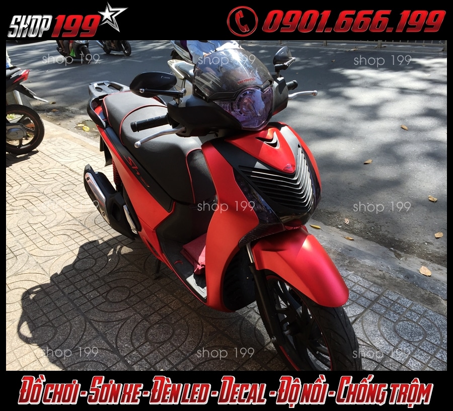 hinh-anh-dan-keo-xe-doi-mau-sh-gia-re-tai-hcm-2096-1 Honda Sh dán keo đổi màu thành màu đỏ hợp phong thủy với người mệnh Hỏa