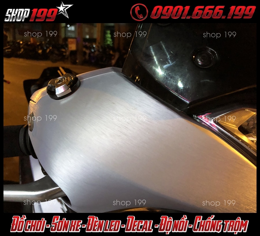 hinh-anh-keo-nhom-xuoc-xe-doi-mau-sh-gia-re-tai-hcm-2012 Hodna SH dán keo nhôm xước màu bạc hợp với những người mệnh thổ