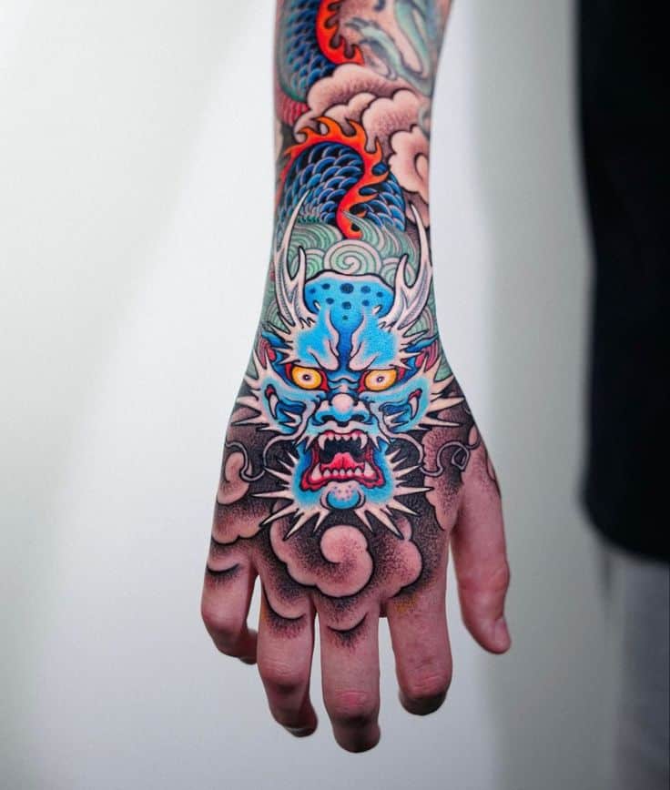 hinh-tattoo-rong-xanh-hung-ton-tren-ban-tay hình tattoo rồng xanh hung tợn trên bàn tay