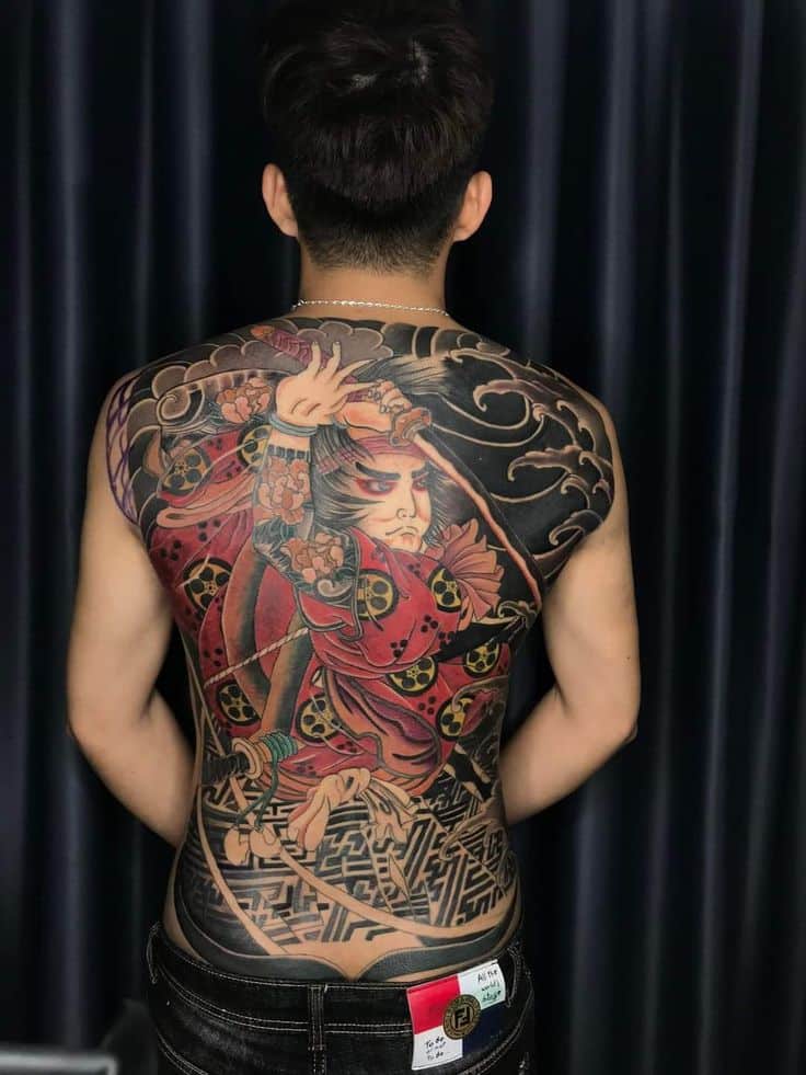 hinh-xam-kin-lung-cho-nam hình xăm kín lưng cho nam