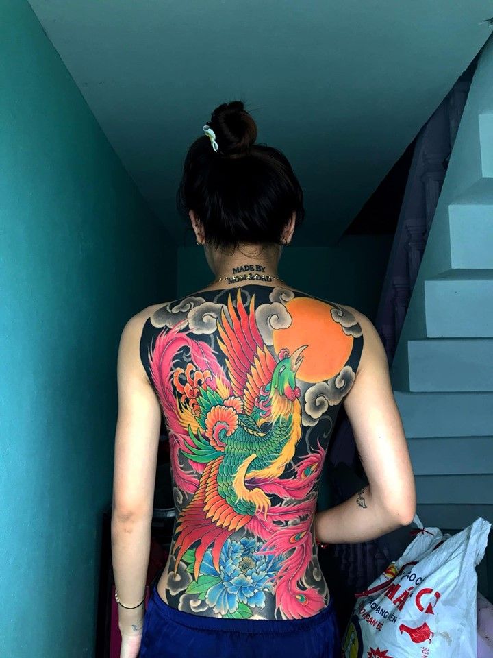 hinh-xam-lung-phuong-cuc-dep hình xăm lưng nữ ý nghĩa