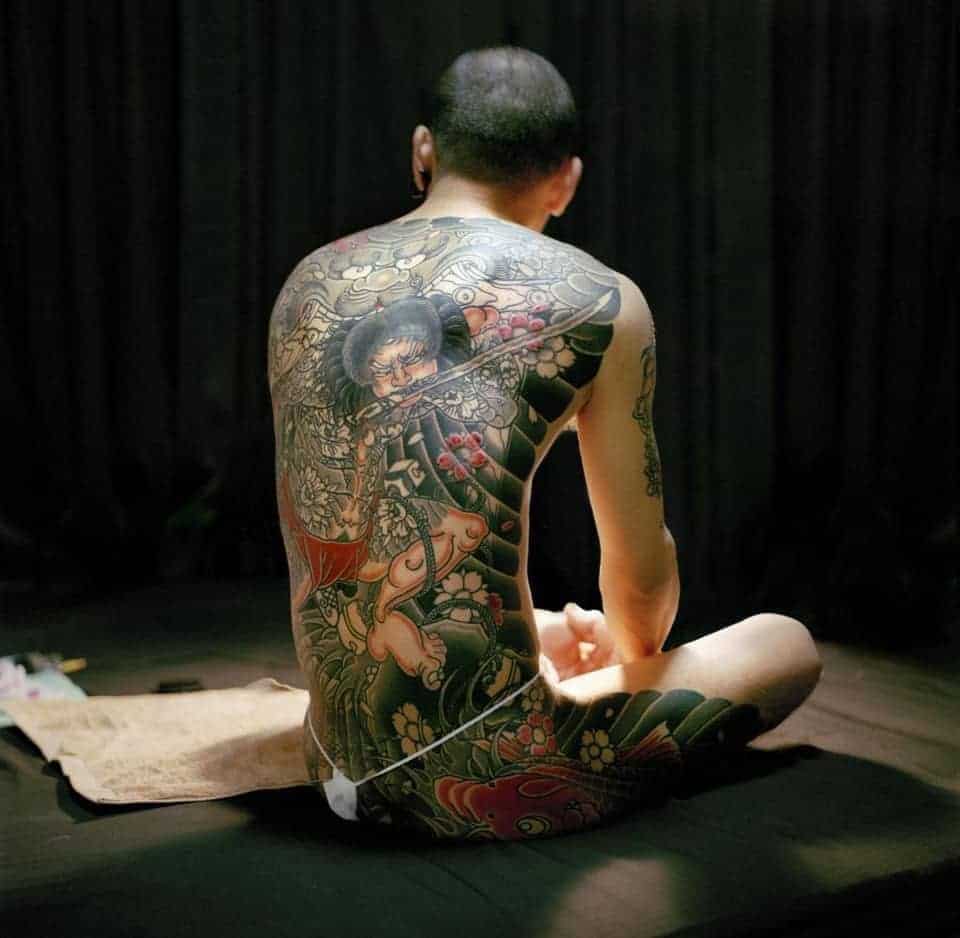 hinh-xam-nhat-co7 khung hình xăm nhật cổ kín lưng