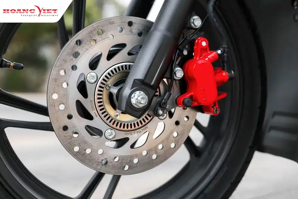 honda-sh-160-hoang-viet-motors-8 Hệ thống chống bó cứng phanh (ABS) SH125i/160i