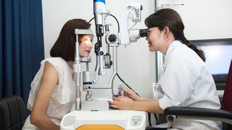 mat_phai_giat_nu_3_1f18f0d372 Mắt phải giật nữ cảnh báo điều gì và cách khắc phục? 3