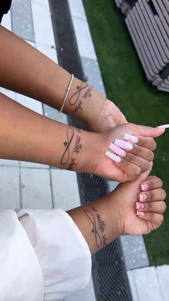 mau-tatto-danh-cho-nhom-ban-than-theo-yeu-cau-co-khac-chu-tren-co-tay mẫu tattoo dành cho nhóm bạn thân theo yêu cầu có khắc chữ trên cổ tay