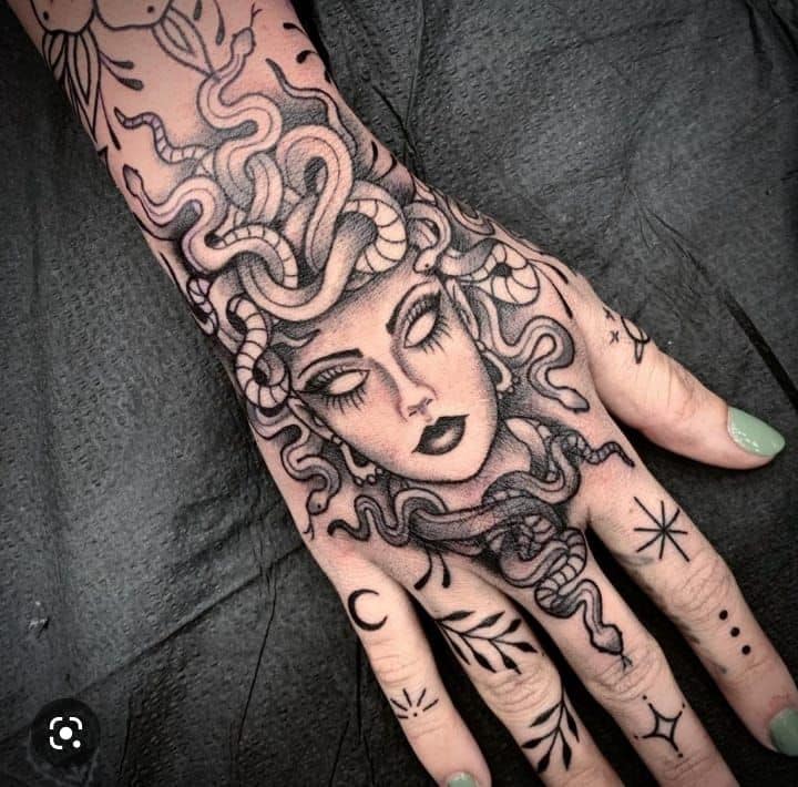 nghe-thuat-xam-hinh-than-ran-medusa nghệ thuật xăm hình thần rắn Medusa