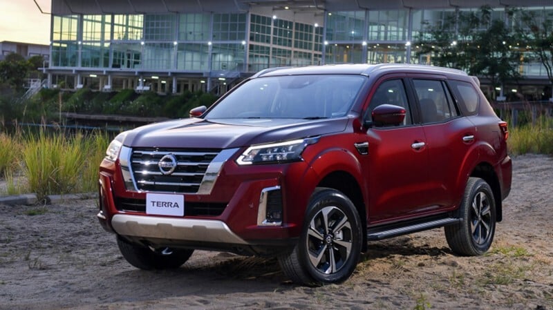 ngoai-that-xe-nissan-terra Ngoại thất xe Nissan Terra