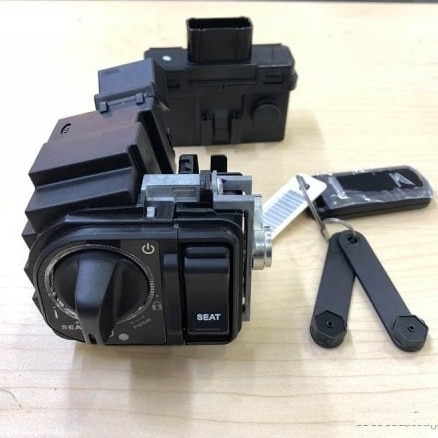 o-khoa-smartkey-honda-chinh-hang-cho-ab-shvn-sh-mode-click-vario-764-slide-products-5e930420c984a Thay ổ khóa xe máy bao nhiêu tiền