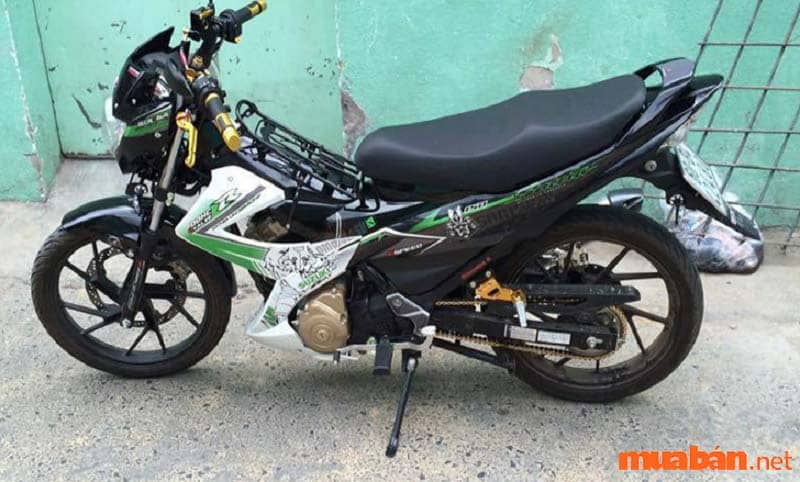 raider-do-kieng-14 Raider phối tem trắng, đen và xanh lá cây cực năng động
