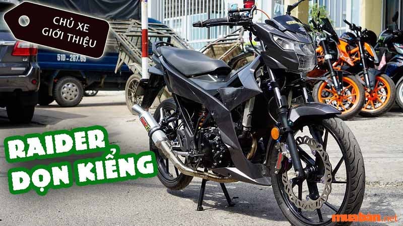 raider-do-kieng-16 Chơi tem họa tiết chìm màu đen xám cũng khá hay