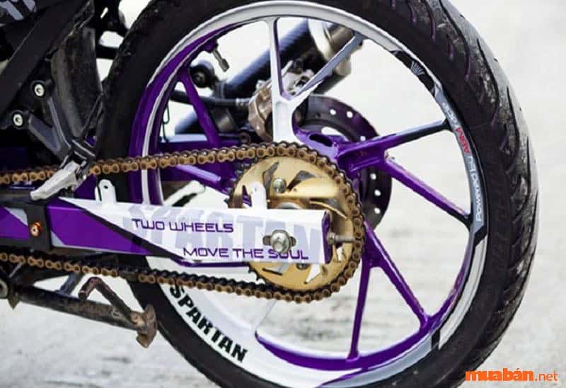 raider-do-kieng-24 Làm thêm bộ nhông sên đĩa màu vàng cho xe thêm chiến