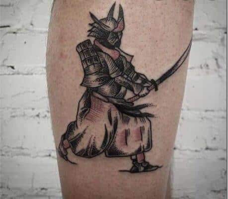 samurai-tattoo-nhat-co-1 mẫu tattoo Samurai mini độc đáo ở bắp chân