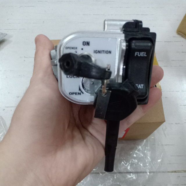 sua-khoa-xe-lead-11 Thay ổ khóa xe máy bao nhiêu tiền