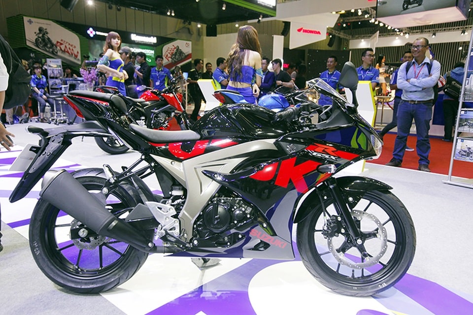 suzuki-rx-r150a-1494392935179 Xe côn tay 150cc - Cuộc chiến mới trên thị trường xe máy Việt Nam - 5