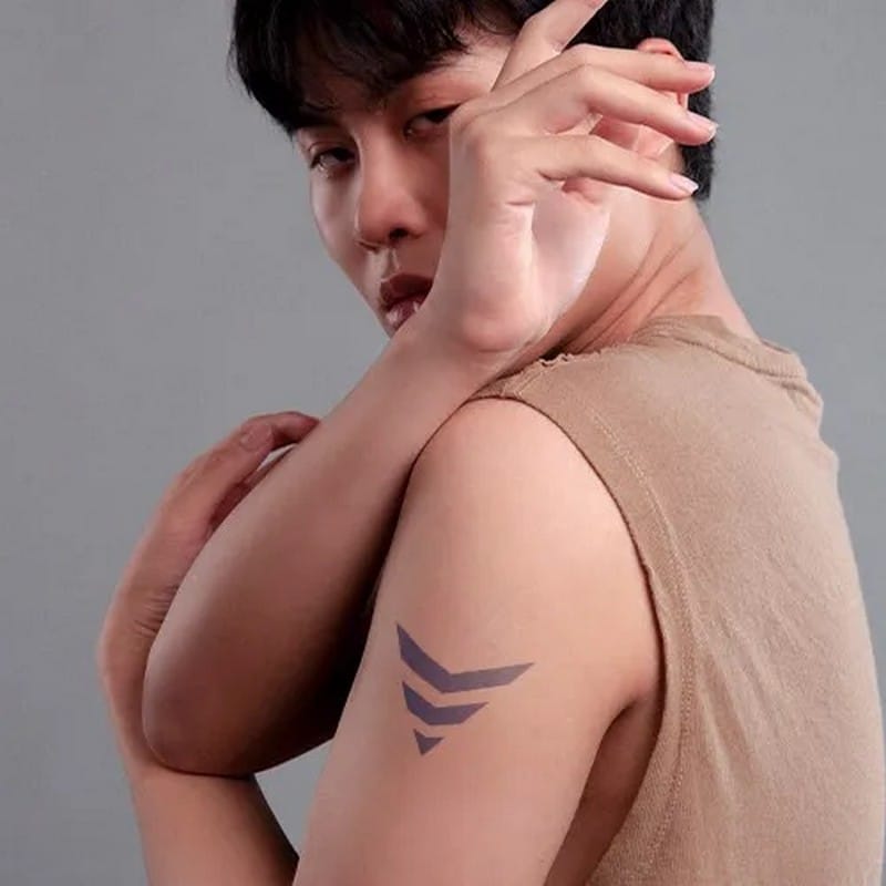 tatto15 Bắp tay - Vị trí để hình xăm mini được các chàng ưa thích