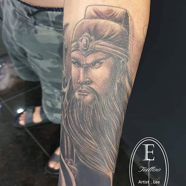 tattoo-hinh-quan-van-truong_045234548 Xăm cánh tay ngang tầm mắt người đối diện