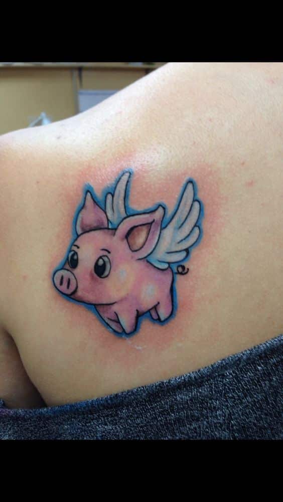 tattoo-mini-heo-con-co-cach-o-vai tattoo mini heo con có cánh ở vai