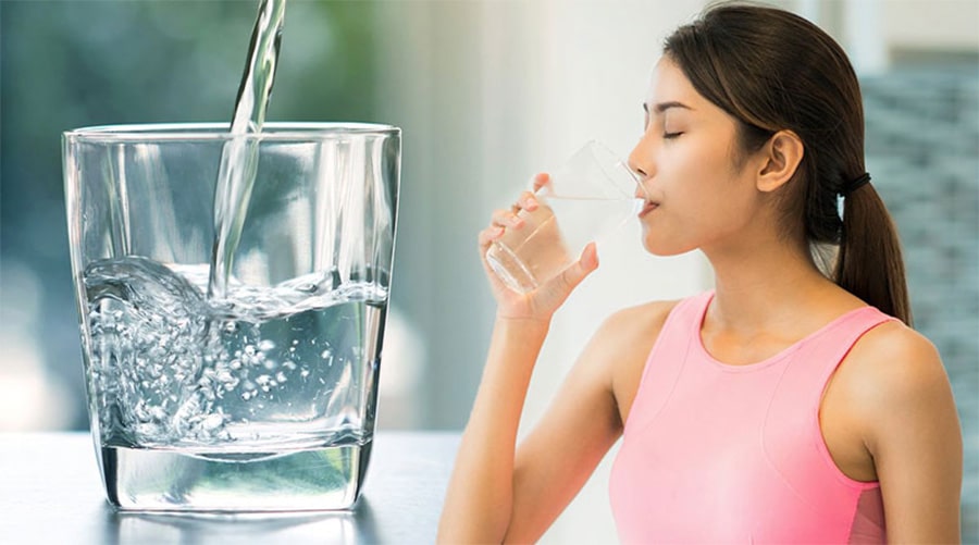 uong-du-nuoc-moi-ngay Uống đủ nước chính là cách cải thiện đáng kể cân nặng của bạn
