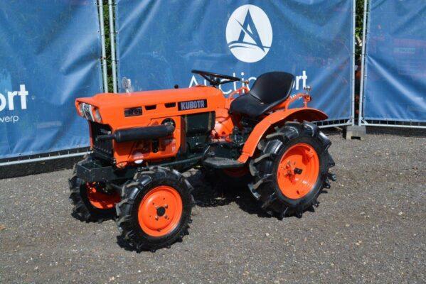 xe-may-cay-cu-1 Máy cày Kubota B7001