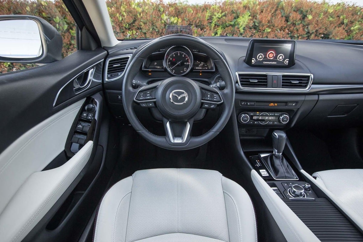 xe-mazda-3-2019-co-man-hinh-giai-tri-7inch Xe Mazda 3 2019 có màn hình giải trí 7inch