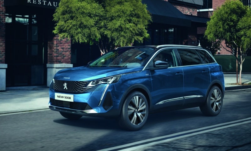 xe-oto-peugeot-5008 Giá thành xe Peugeot 5008 khá cao so với các dòng xe cùng phân khúc